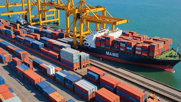 Comment les réglementations impactent l'import-export ?